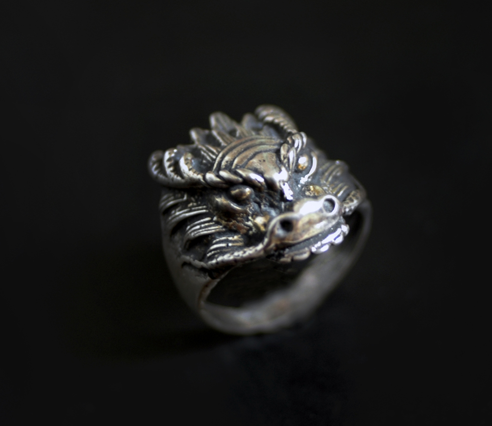 Chinese Collection Old Miao silver handmade dragon ring 