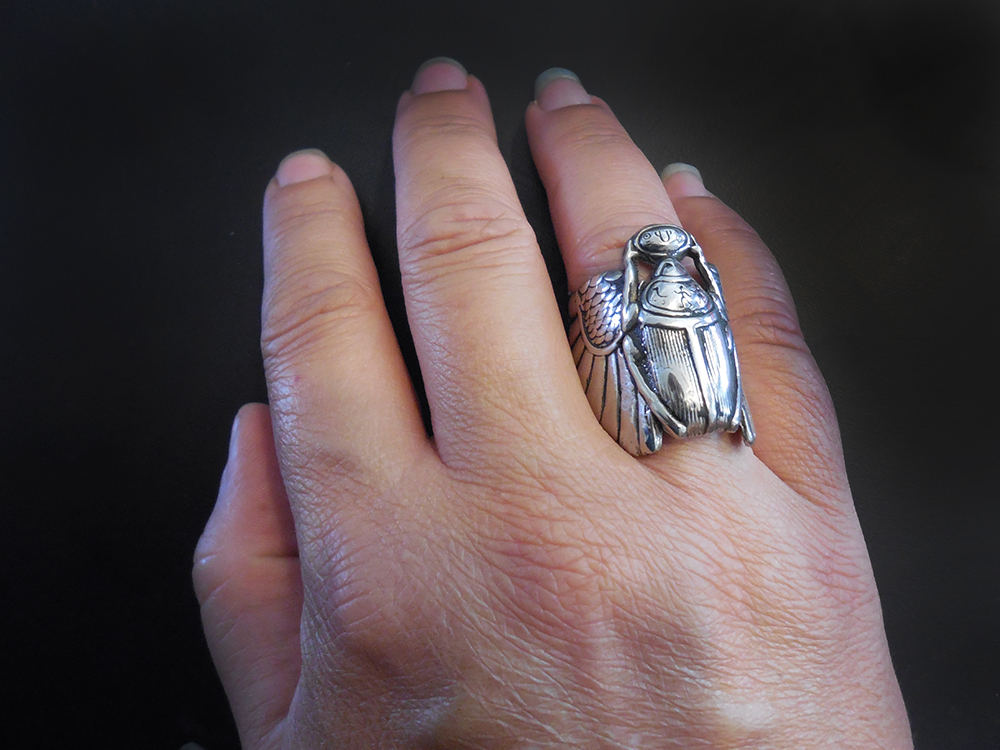 Fig Eater Beetle Ring – Darci Shea Studios